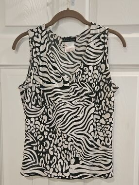 Sleeveless Zebra-Print V-Neck Top - Black & White